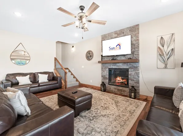 (undisclosed Address), Hollister, MO 65672