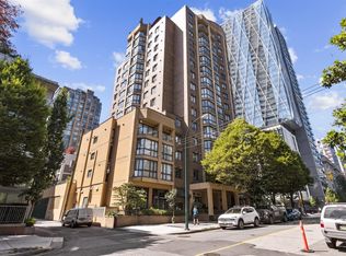488 Helmcken St #302, Vancouver, BC V6B6E4