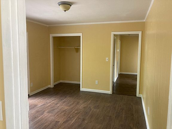 3rd image of 5435 Crestview Dr #1