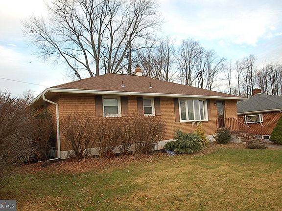 2nd image of 2733 Chinchilla Dr