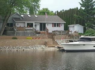 704 N Water St, Algoma, WI 54201