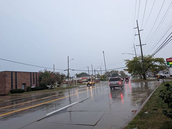 5th image of 23075 Schoenherr Rd