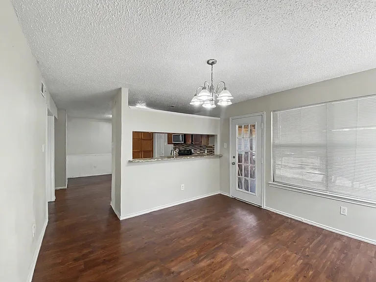 2202 Prairie Creek Trl — Photo 14
