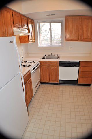 Eat-In Kitchen
