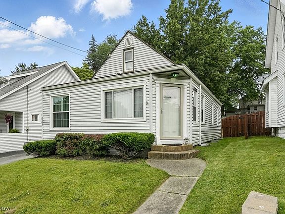 2nd image of 2557 Ogden Ave