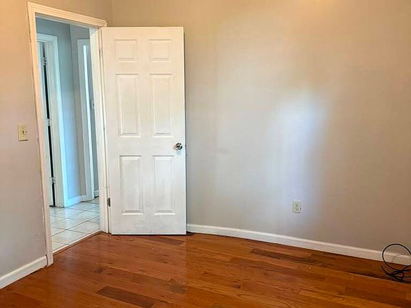 3rd image of 62-64 Bedford St Floor 1