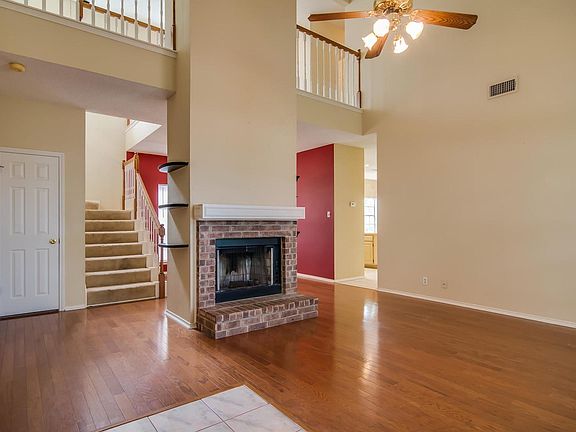 4th image of 2305 Encino Point