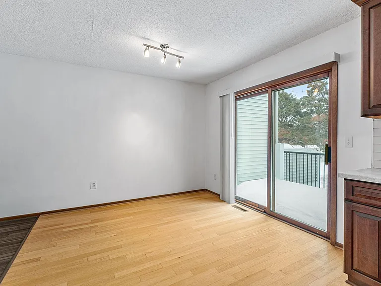 232 3rd Ave NE — Photo 9