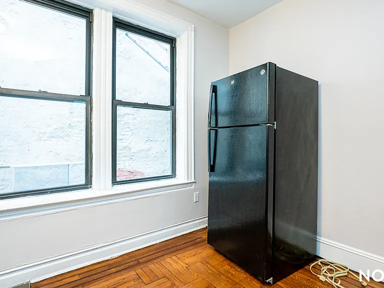 272 Grand St #4 — Photo 7