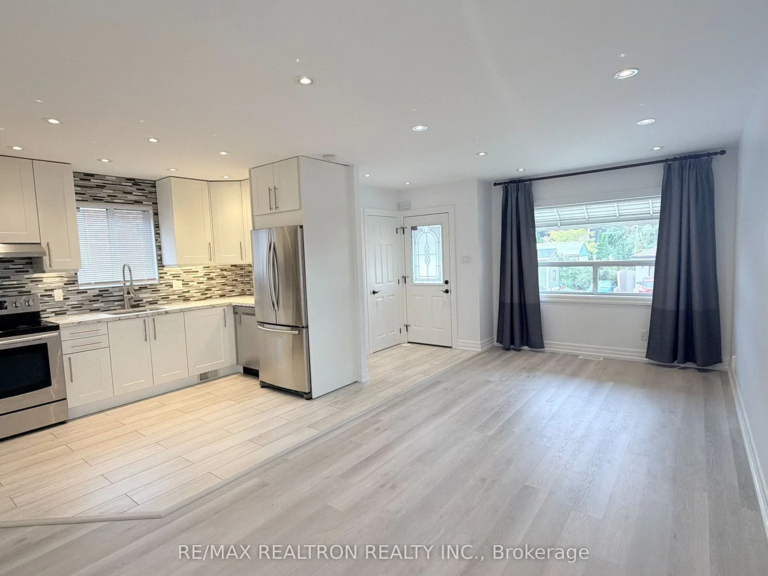 2 bed, $2,425 — Photo 2