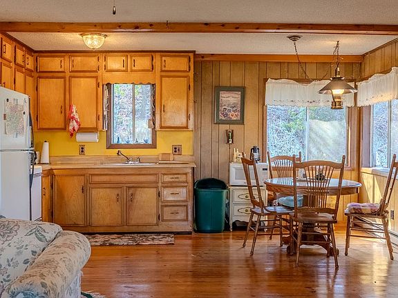 5th image of 465 Enchanted Forest Dr