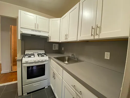 Rented by Queens Apartments Realty LLC | media 12