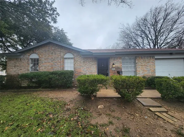 501 Barkridge Trl, Burleson, TX 76028
