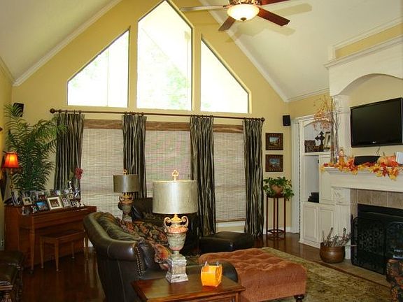 4th image of 5695 Lexington Cir