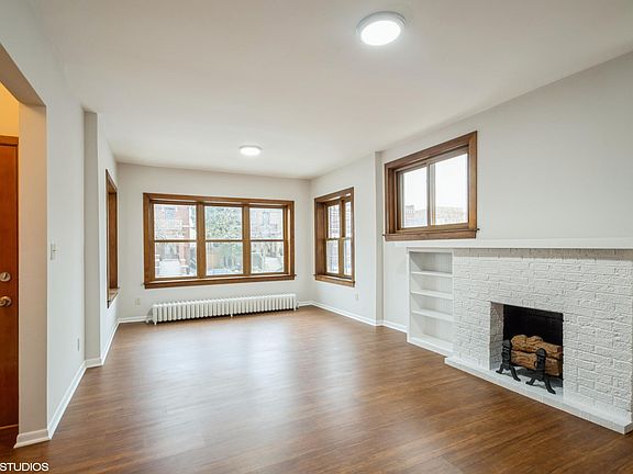 2nd image of 5204 W Cullom Ave #1