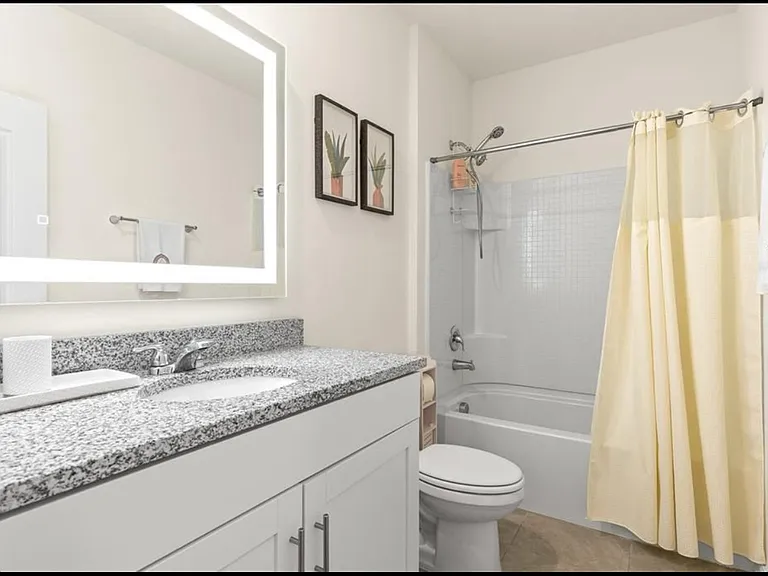 Reena Dr — Photo 15