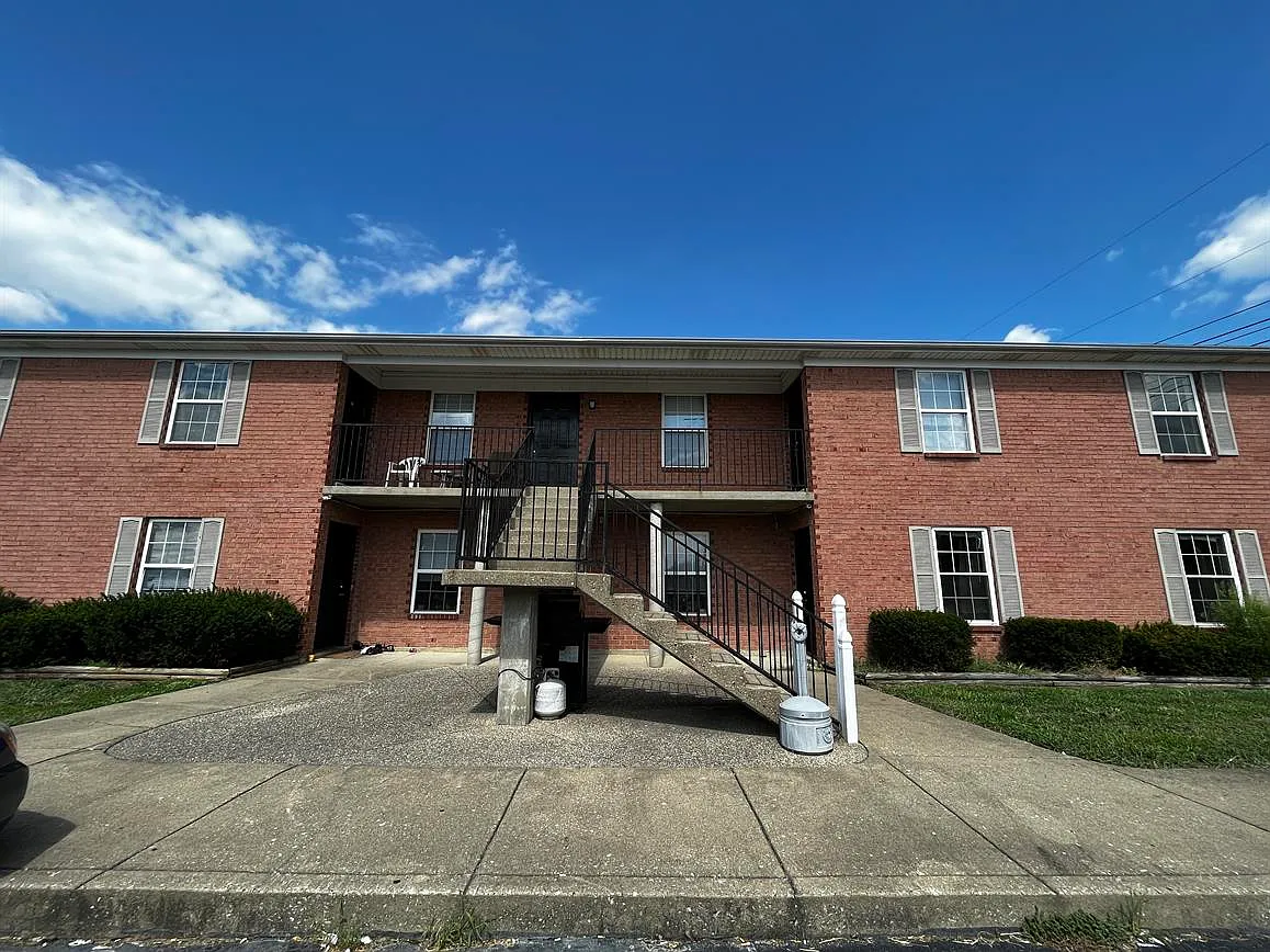 2 bed, $975 — Photo 1