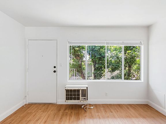2nd image of 2356 Montrose Ave #6