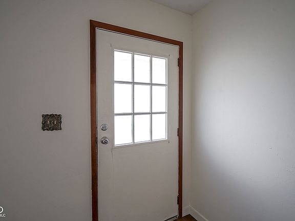 5th image of 5945 Gateway Dr