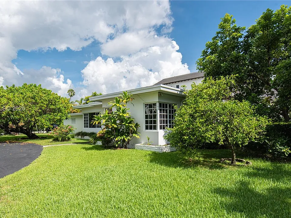 85 S Hibiscus Dr