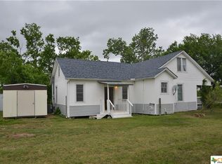 321 Schubert Rd, Victoria, TX 77905