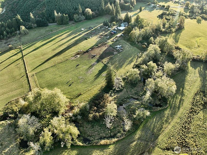 5th image of 210 Brooklyn Road