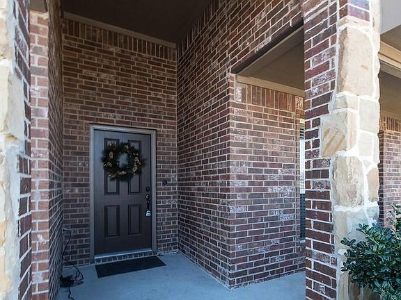 2nd image of 1211 Caroline Dr