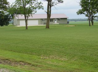 8204 N Canfield Rd, Dunkerton, IA 50626