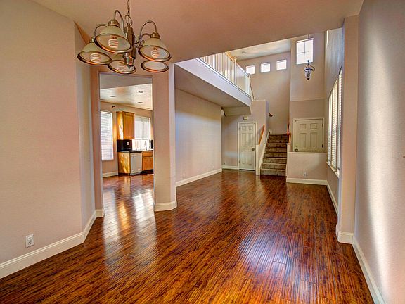 5th image of 1716 Wayne Cir