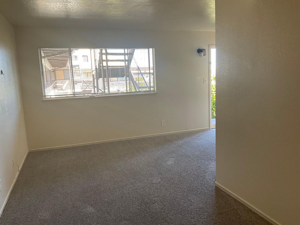 2nd image of 1080 Ralston Ave #15