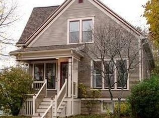 6430 Powell Pl, Wauwatosa, WI 53213