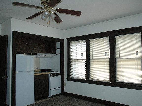 2nd image of 2086 Marshall Ave APT 17