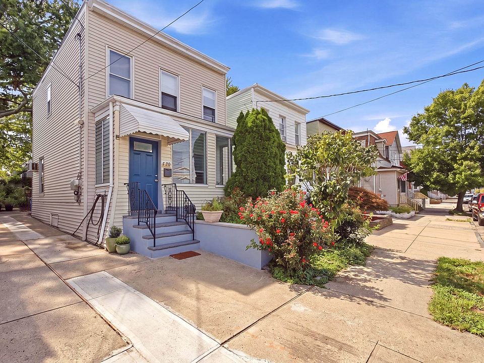 1st image of 22 W 7th St