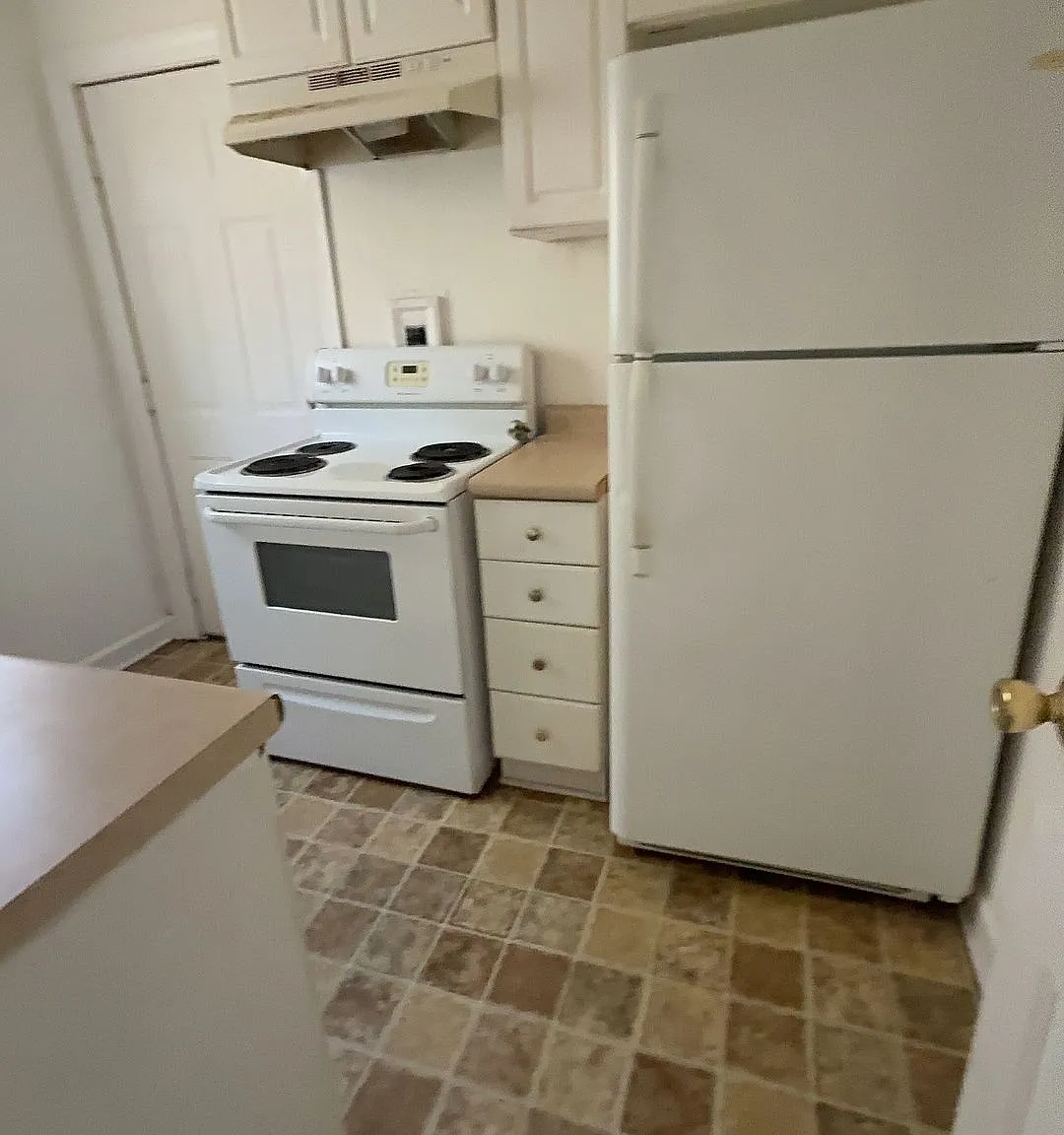 2 bed, 850 sqft, $950 — Photo 3