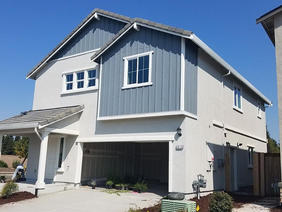 1st image of 1815 S Red Alder Ave