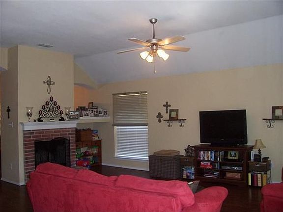 5th image of 100 Ray Creek Dr