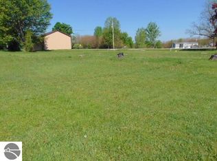 10184 E Coe Rd, Saint Louis, MI 48880