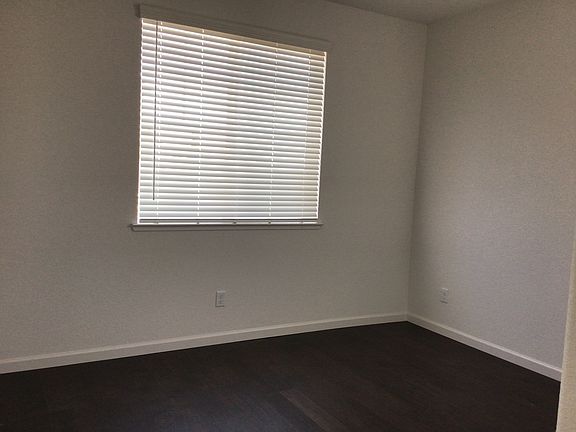 5th image of 4861 Conelly Cir