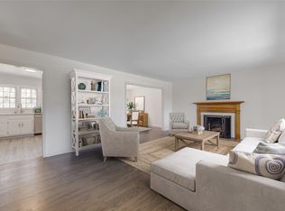 126 Bayville Ave, Bayville, NY 11709