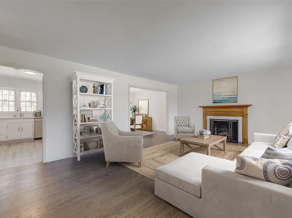 126 Bayville Avenue, Bayville, NY 11709