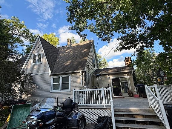3rd image of 922 Valley Ave