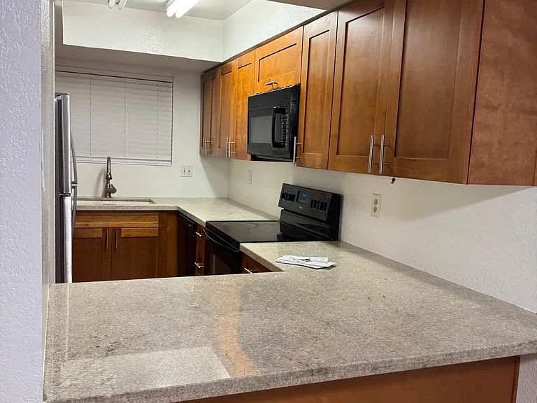 1545 E Sahuaro Dr #15 — Photo 17