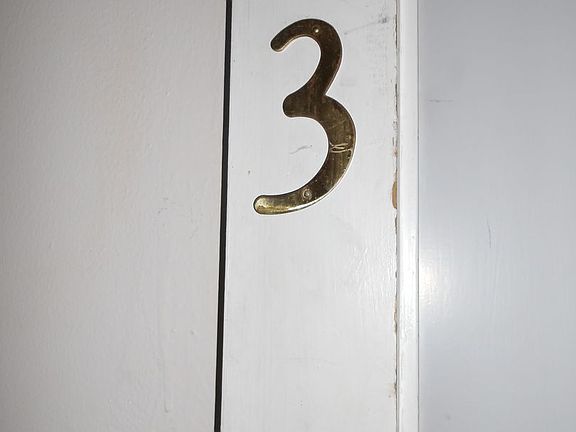 3rd image of 633 W Ormsby Ave #3