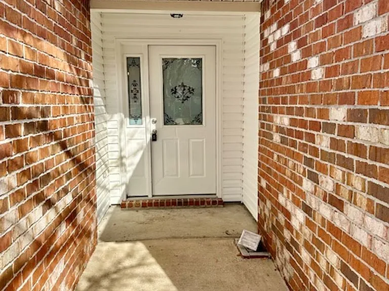 29 E Lane Dr — Photo 2