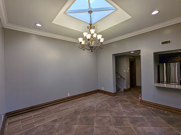 2nd image of 21 Wintemute St #4