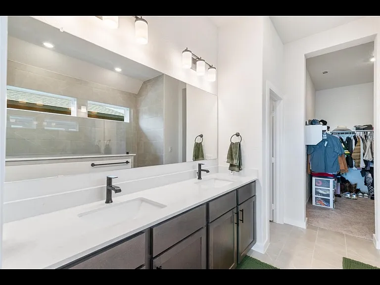 128 Radnor — Photo 4