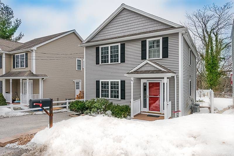 1st image of 18 Blossom St