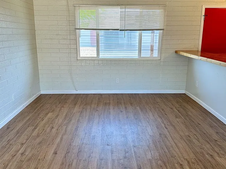 2770 N Forgeus Ave — Photo 6