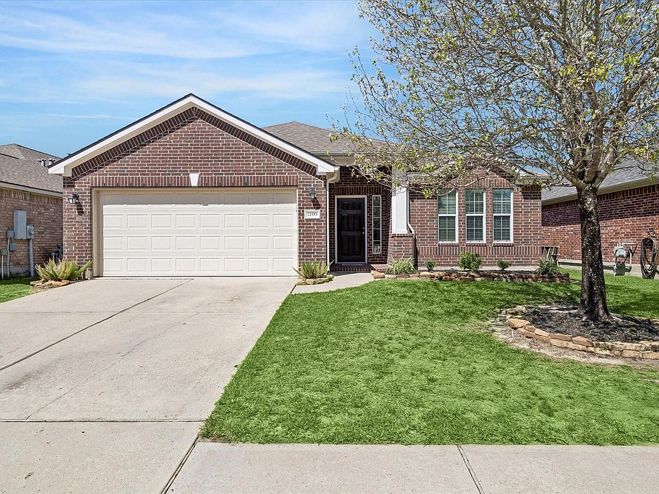 1st image of 21583 Kings Bend Dr