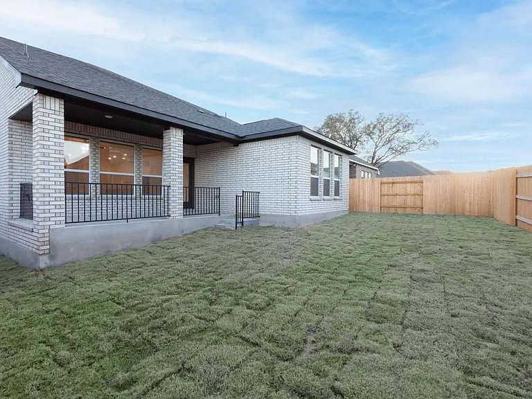309 Barton Oak Trl — Photo 21